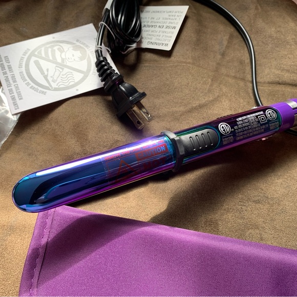 NWOT BaBylissPRO Limited Edition Mini Prima Flat Iron Iridescent Oil Slick - Picture 7 of 16